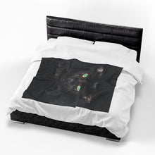 Load image into Gallery viewer, Green-Eyed Cat Velveteen Plush Blanket